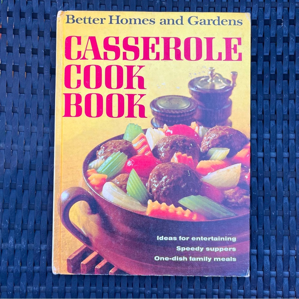 Vintage Better Homes & Gardens Casserole Cookbook 1968